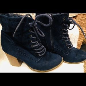 Blue suede Boots